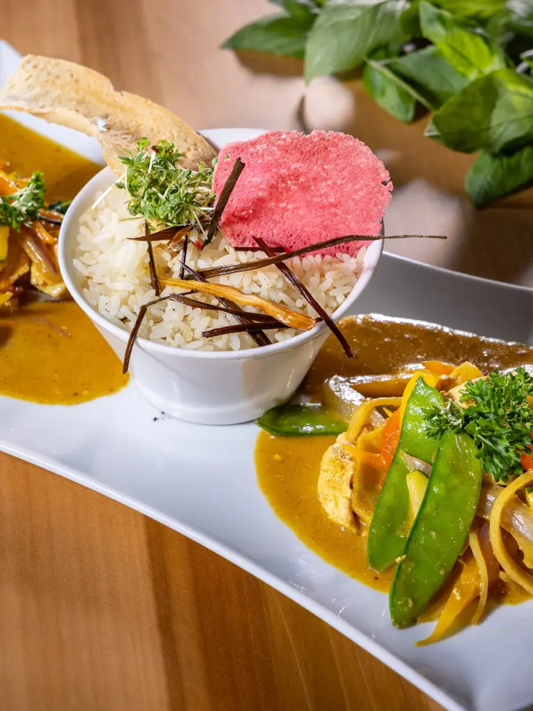 Kokoscurry mit Gemüse und Reis im Restaurant Chilly in St. Johann im Pongau